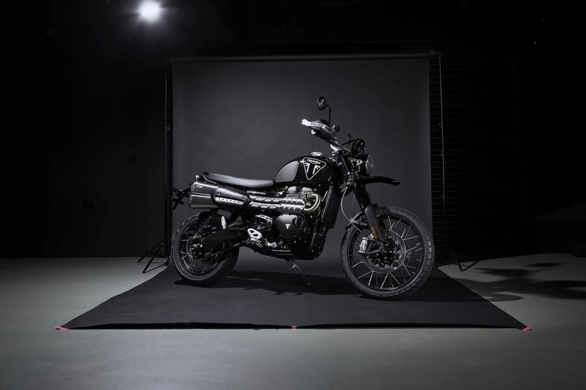 Triumph Scrambler 1200 Bond Edition 