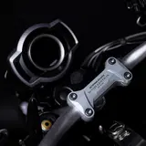 Triumph Scrambler 1200 Bond Edition e le altre moto di 007 2