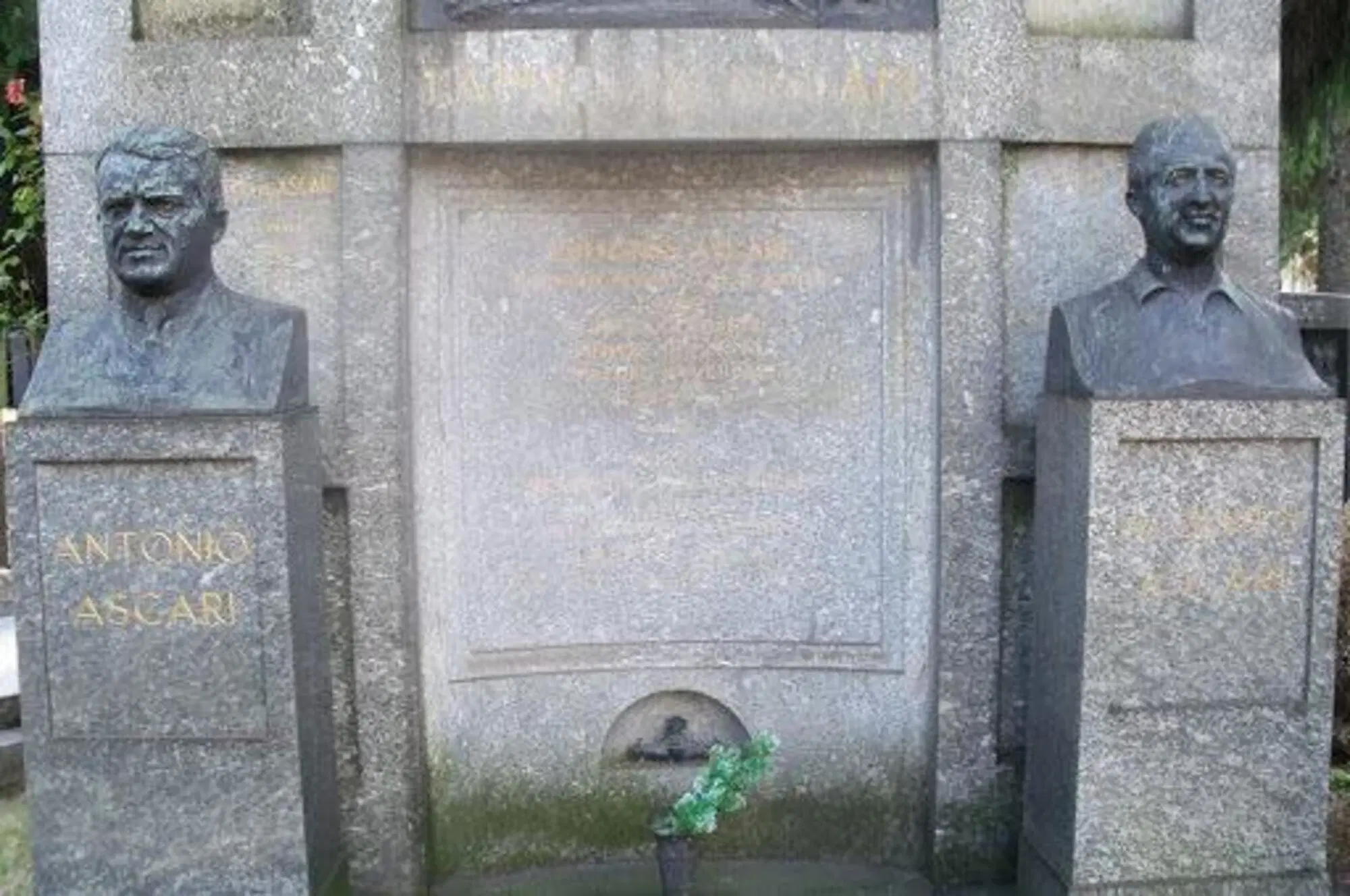 Antonio_Alberto_Ascari_Tomba