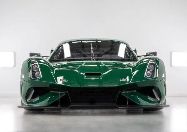 Specchio delle mie Brabham, chi &egrave; la pi&ugrave; veloce del reame? &Egrave; la BT62 Competition!