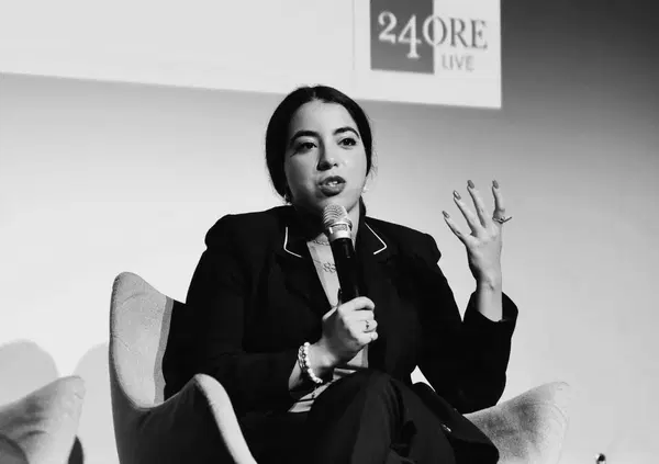 Laurea non c'&eacute;: Imen Jane ha mentito, ma resta una grande economista