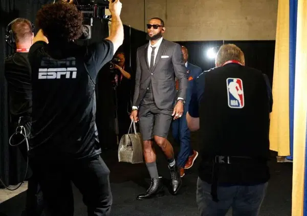 Arriva l'estate e anche i bermuda, ecco quali acquistare