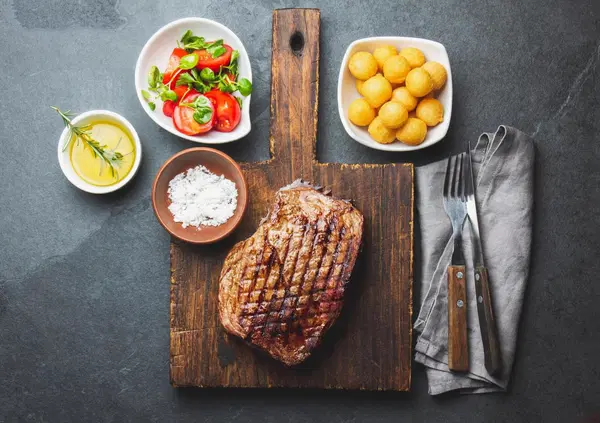 BBQool: "Il barbecue, la griglia e una bistecca di costata di Vecchia Lucana"