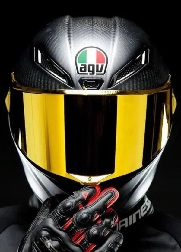 Come scegliere il casco giusto per andare in moto