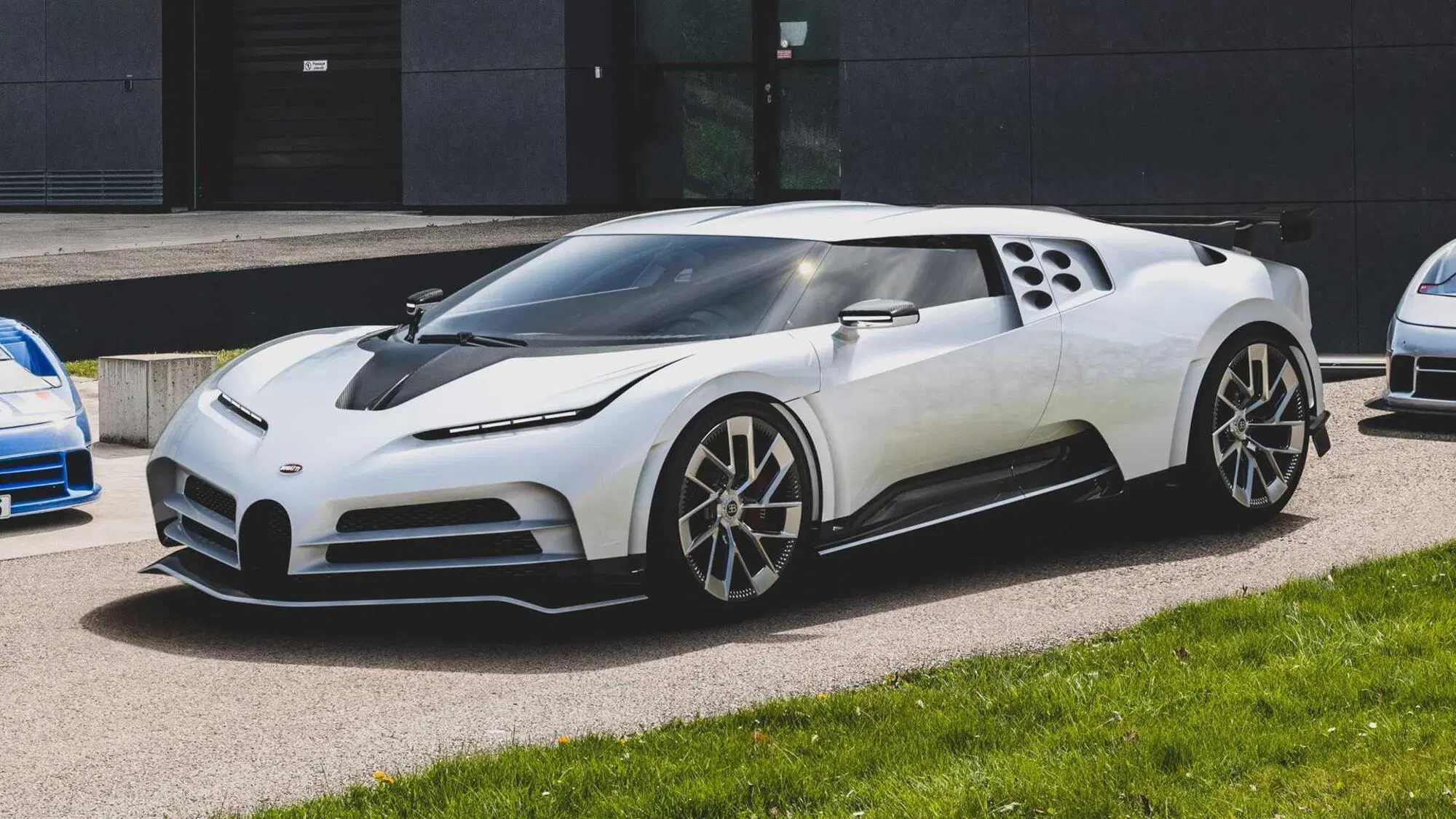 Bugatti Centodieci frontale Cristiano Ronaldo