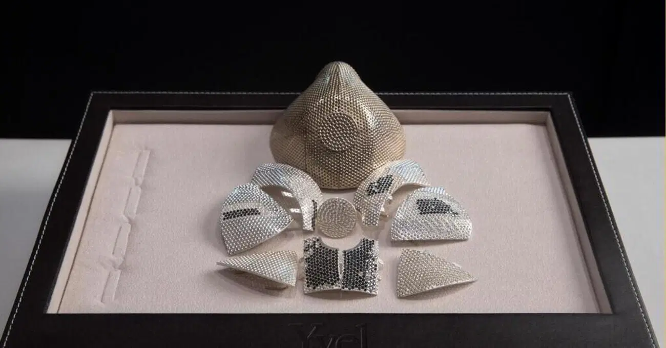 La mascherina pi&ugrave; costosa del mondo &egrave; una tamarrata e costa 1,5 milioni di dollari