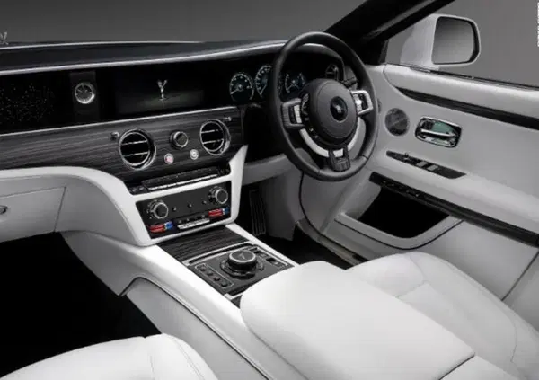 Dentro la nuova Rolls-Royce Ghost