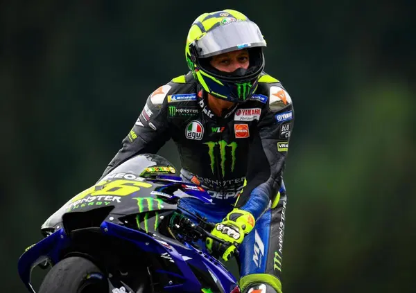 Valentino Rossi sibillino: &ldquo;Smetter&ograve; nel 2021, ma non ci crede neanche mia mamma&rdquo;
