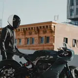 Le cafè racer vintage inquinano? Aggiornatevi, c’è la Zero Motorcycles SR/S