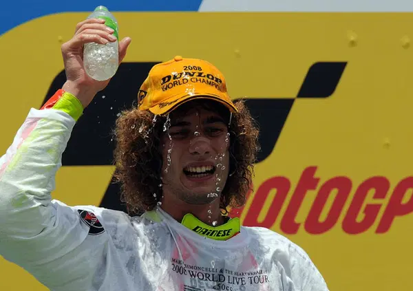 L'anniversario che ci piace ricordare di Marco Simoncelli &egrave; questo qua...