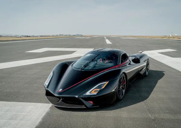 L'auto pi&ugrave; veloce del mondo &egrave; una Shelby SSC Tuatara con buona pace delle ultranote auto dei VIP