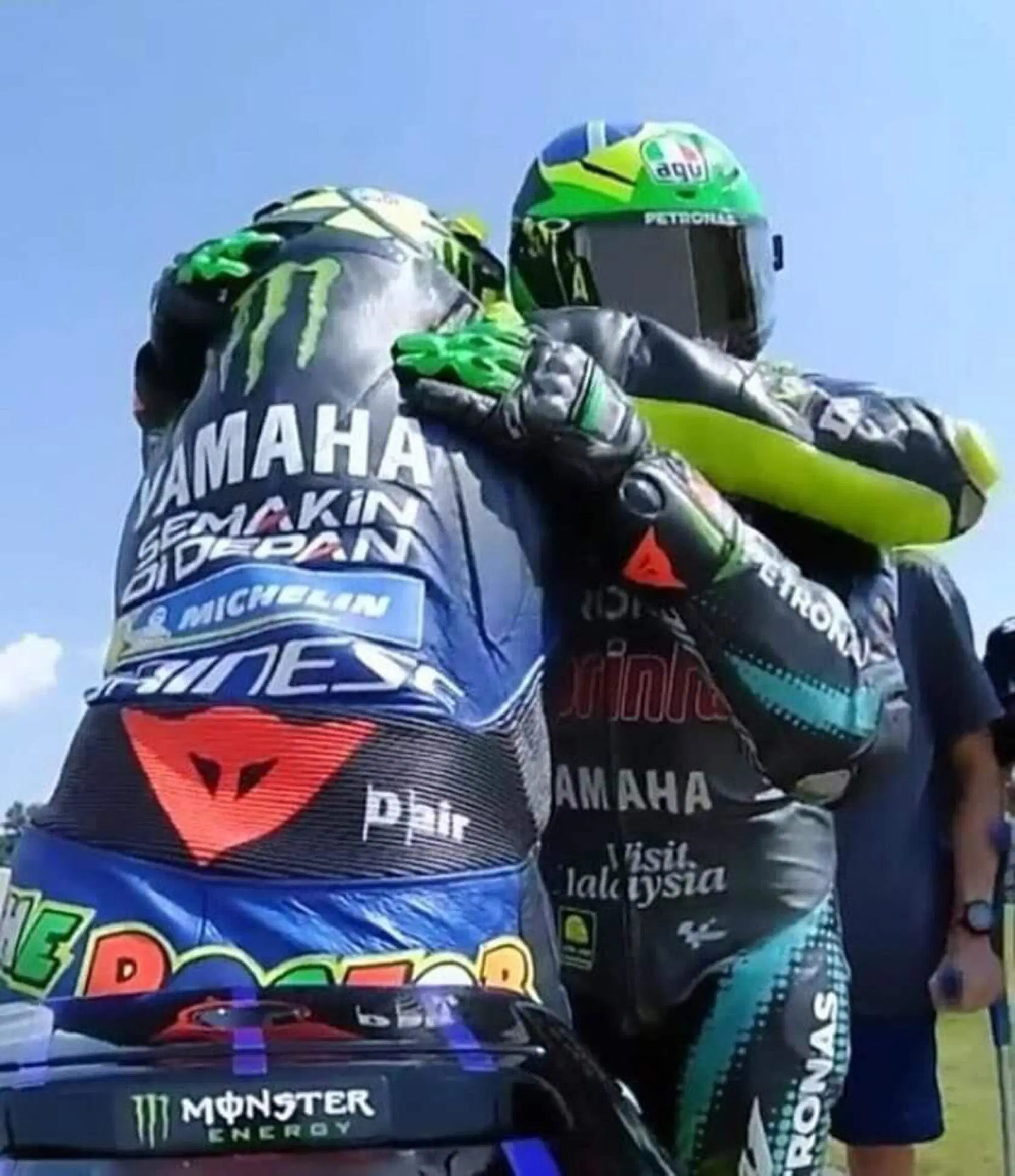 20201027 105034671 2258