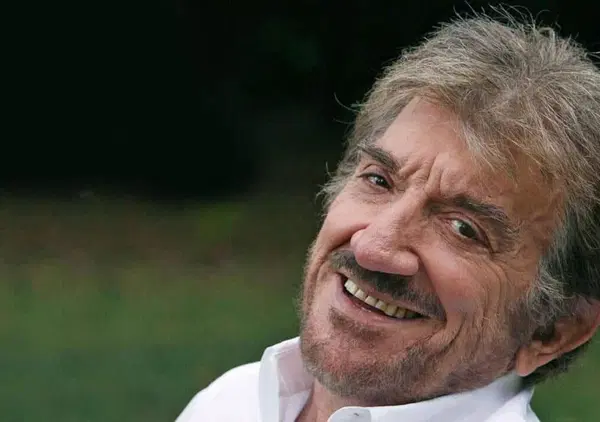 Con Gigi Proietti scompare l'ultimo mattatore. Oggi avrebbe compiuto 80 anni