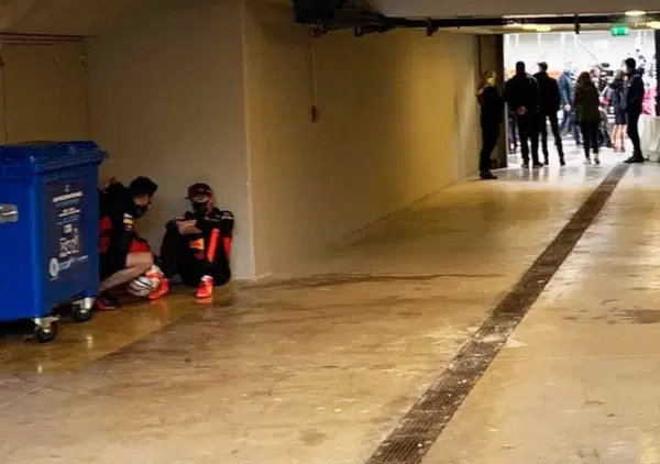 Tutto o niente: l'immagine di un Verstappen disperato ci racconta chi &egrave; Max 