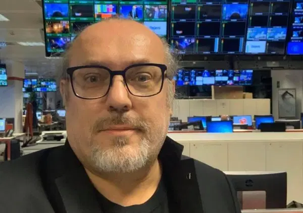 Il lato oscuro dei social, Alex Orlowski: "Ecco a chi conviene tanto odio" 