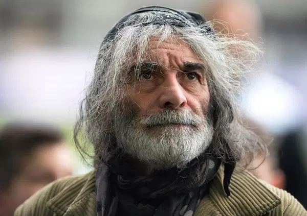 Mauro Corona: "Basta balle di Di Mare, ecco l'sms che mi ha scritto"