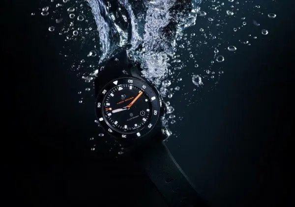 Land Rover X Elliot Brown Holton Professional: l&rsquo;orologio per chi ama le sfide