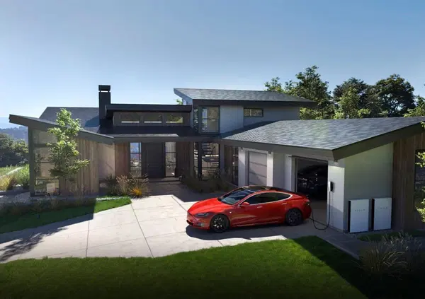 Tesla, Elon Musk casca sull'Earth Day: per la gioia delle miniere di litio, il Solar Roof sar&agrave; disponibile solo con il Powerwall