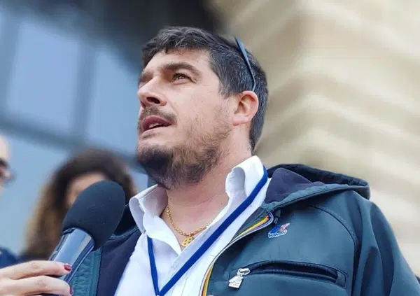 Rider accoltellato a Verona, Castellini (Forza Nuova) non si smentisce: "Problema baby gang &egrave; fallimento della societ&agrave; multietnica"