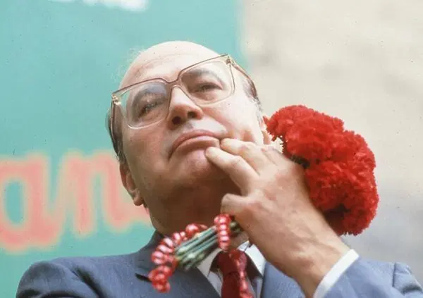Craxi, il Raphael e la fine della politica. Il figlio: &ldquo;Dopo le monetine attendeva le pallottole"