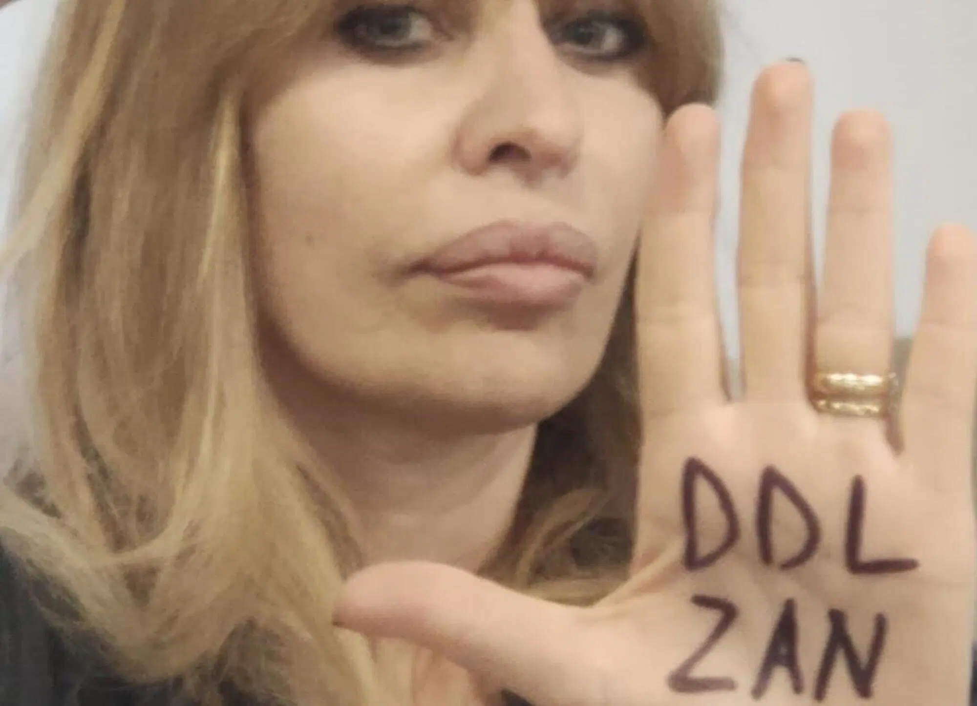 20210424 181635143 2675