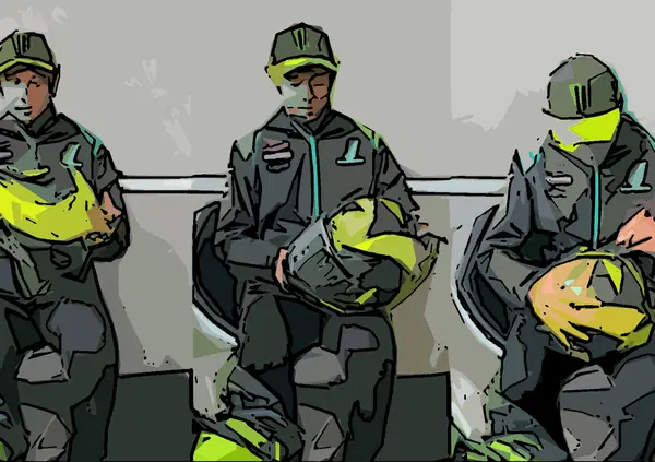 Valentino Rossi e Marc Marquez insieme all&rsquo;asta: Vale ci mette un casco, Marc i suoi stivali