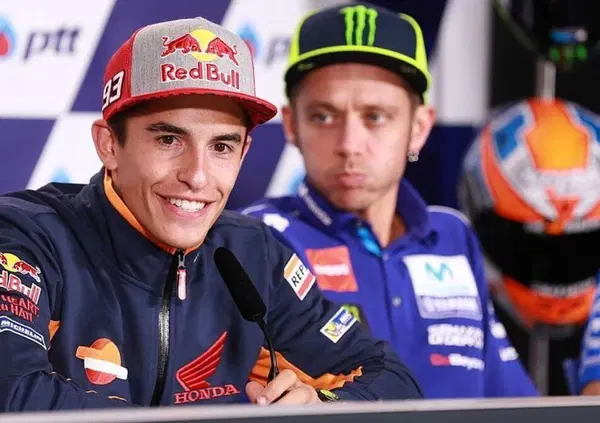 Marquez tende la mano a Valentino: &ldquo;La sua carriera &egrave; irripetibile&rdquo;. Ma poi precisa