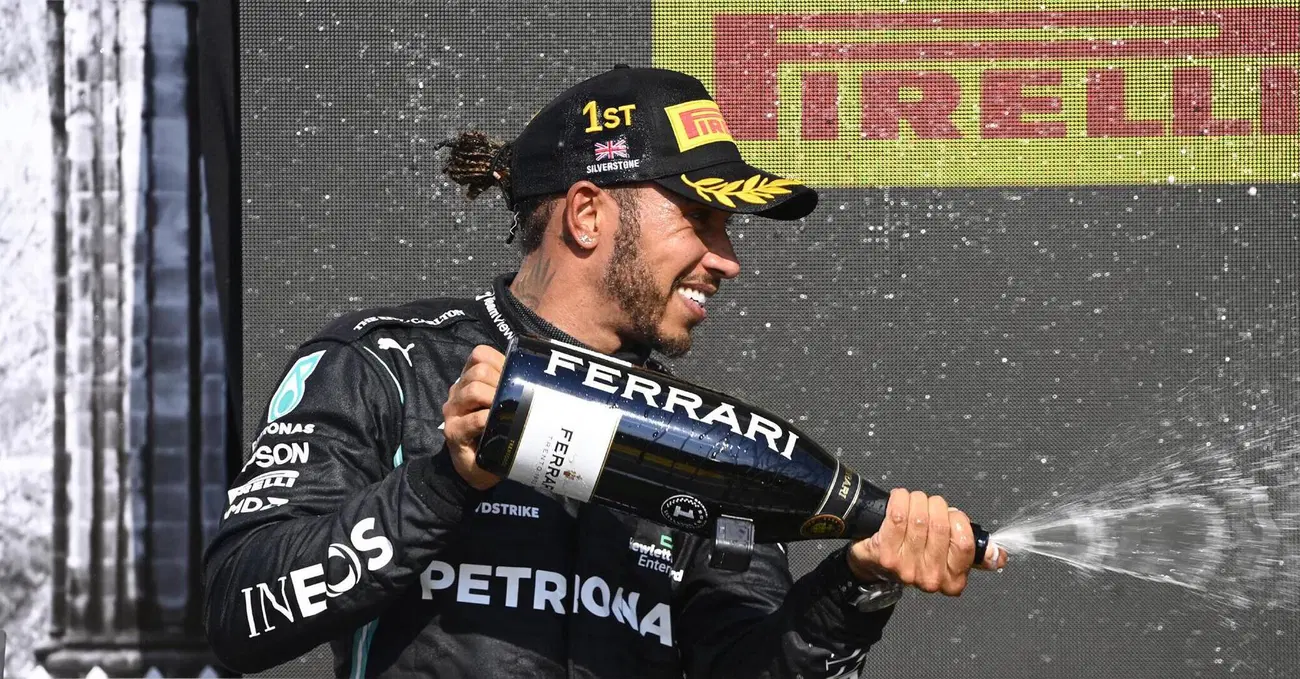 Hamilton ha vinto il Mondiale, nota agenzia di bookmaking non accetta la decisione dei commissari e paga tutte le scommesse vincenti