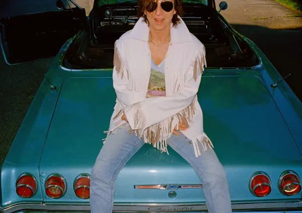 Cosa fa Gianna Nannini mentre guida? Canticchia? No, si candida alla Presidenza della Repubblica