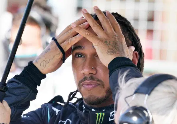 Hamilton parla con la FIA: silenzio stampa fino alla conclusione dell'indagine su Abu Dhabi, l'alternativa &egrave; il ritiro