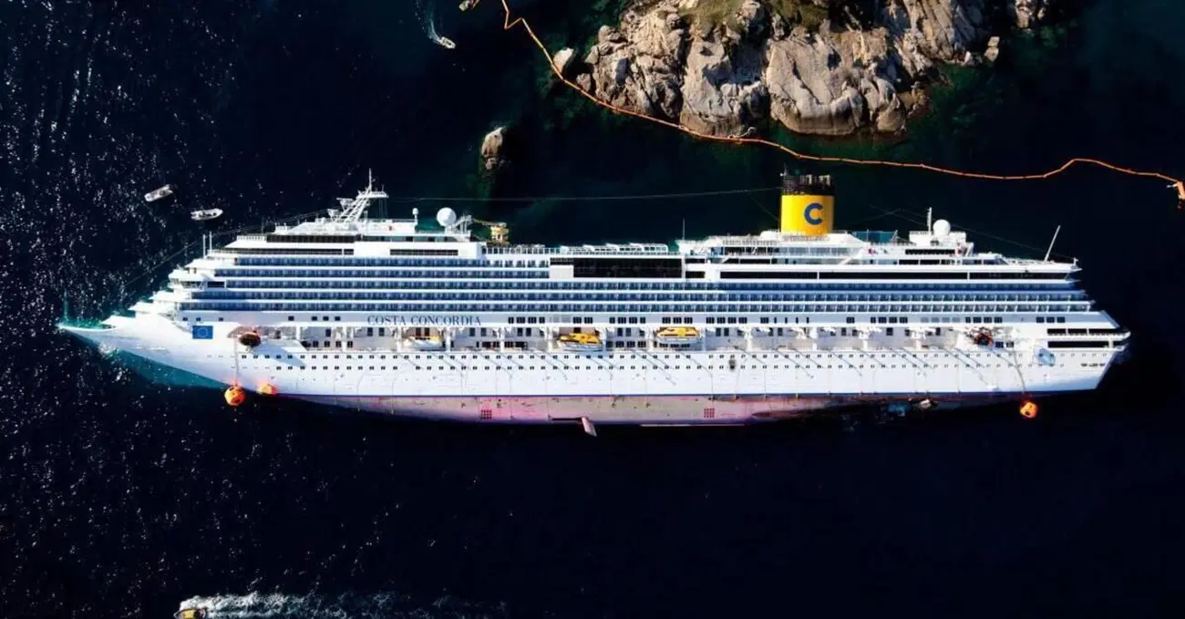 Dieci anni dopo il naufragio della Concordia, che fine ha fatto Antonello Tievoli? La vita del maitre che chiese l'inchino al Giglio 