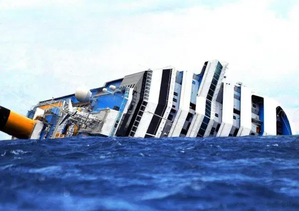 Dieci anni dopo il naufragio della Concordia, che fine ha fatto Antonello Tievoli? La vita del maitre che chiese l'inchino al Giglio 