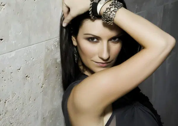 Vi sta sulle scatole Laura Pausini perch&eacute; ha successo (e si fa platealmente i ca**i suoi) 