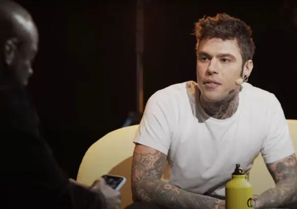Tutti parlano dell&rsquo;intervista a Fedez di Dikele, ma sorge un dubbio: &egrave; rimasta una goccia di giornalismo in questo mare di marketing?
