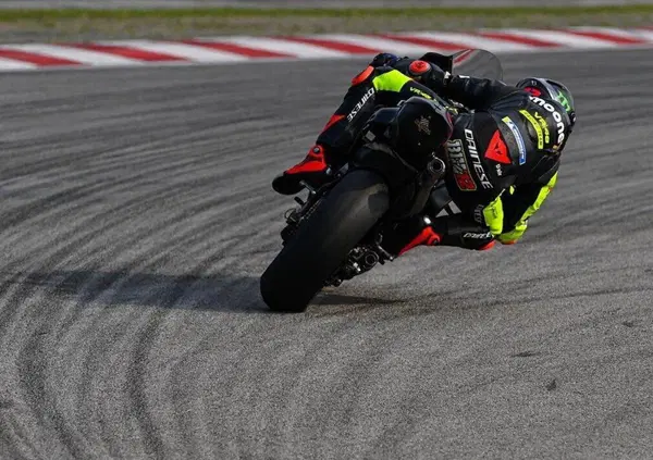 Marco Bezzecchi, il &lsquo;principiante' in MotoGP: ecco il casco per Sepang che nessun pilota avrebbe mai messo