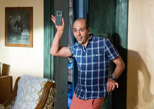 Checco Zalone, salvaci &rsquo;sto Sanremo con le ali degli uomini sessuali