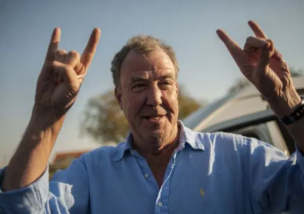 Jeremy Clarkson contro Elon Musk: "Dice di salvare il mondo ma fa schiantare tonnellate di rifiuti sulla luna"