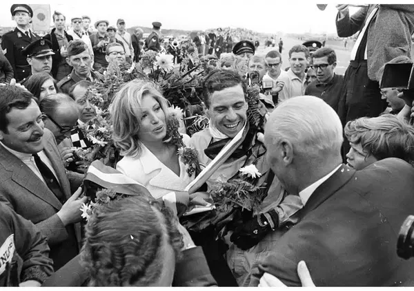 Monica Vitti, il bacio a Jim Clark e la trasgressione che non c'&egrave; pi&ugrave;