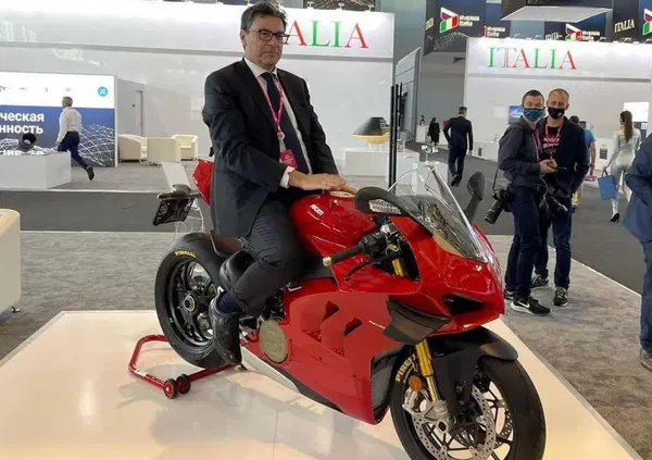 Automotive, a rischio 26mila posti di lavoro. Il ministro dello sviluppo: "No al futuro del settore a un soggetto esterno all&rsquo;Europa&rdquo;