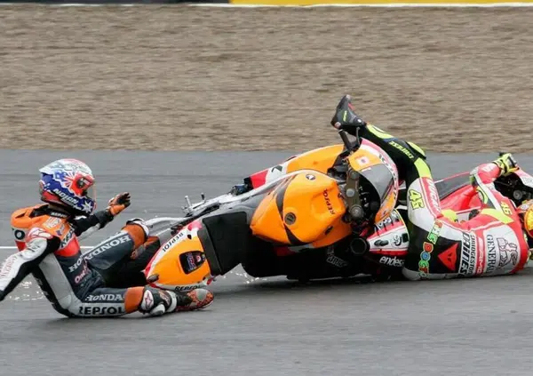 Casey Stoner svela nuovi (gravi) retroscena: &ldquo;Dai tifosi di Valentino Rossi ho sentito e subito di tutto"