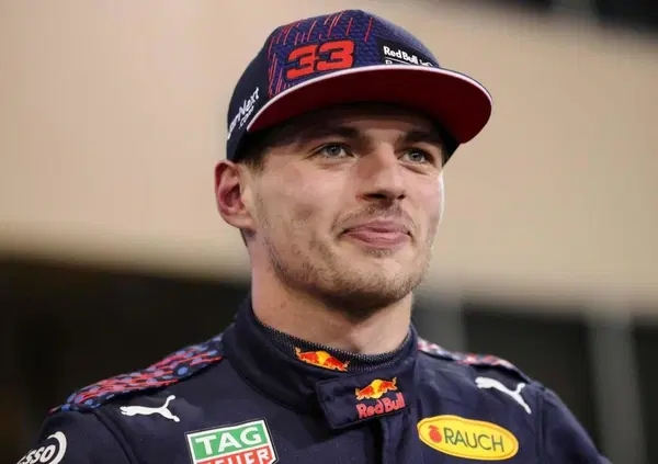 Verstappen si "arruffiana" Hamilton: "Non so come abbia fatto". Ma rivela che dopo Abu Dhabi... 