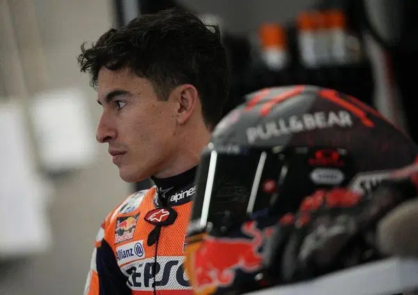Marc Marquez: "Ho ancora tanto dolore". Ma i rischi se li prende anche da fermo: ecco il video che lo dimostra