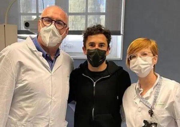 Marc Marquez di nuovo dai medici: "Posso dire solo grazie"