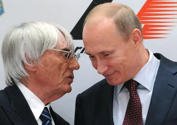 Bernie Ecclestone: "Putin una persona onorevole, mi metterei davanti a una mitragliatrice per lui"