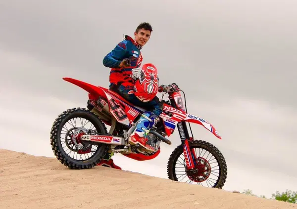 Niente motocross per Marc Marquez: "Troppo rischioso, per ora dico basta". Valentino Rossi, invece, alza le rampe