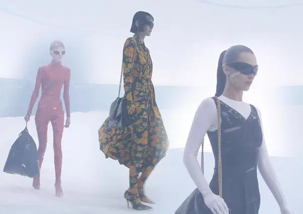 La sfilata di Balenciaga per l&rsquo;Ucraina &egrave; la cosa pi&ugrave; stupida che vedrete oggi [VIDEO]