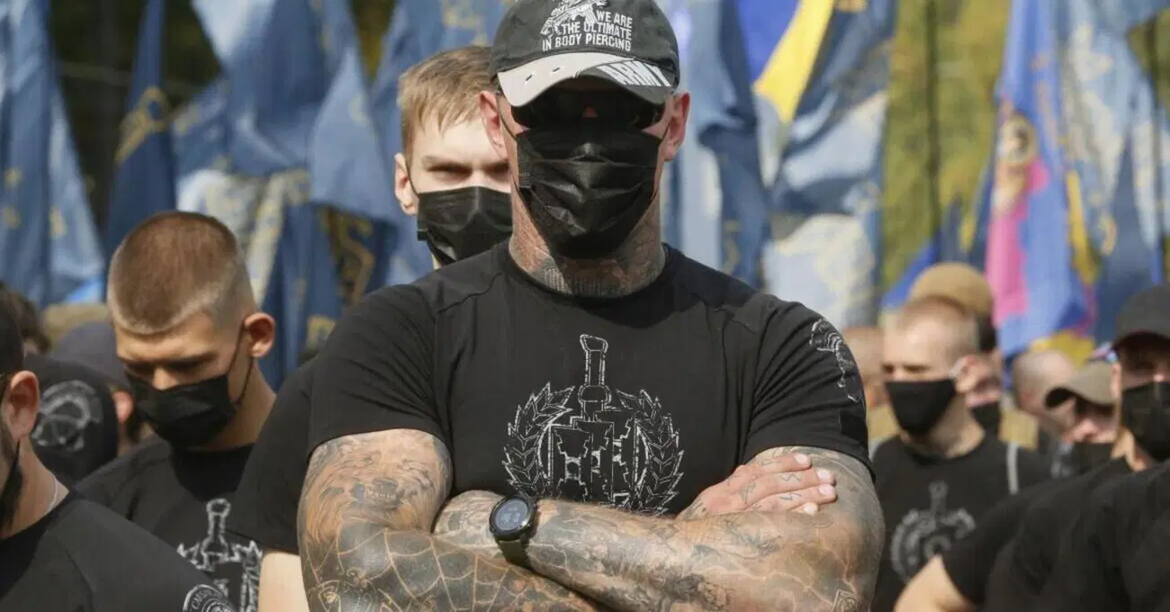 Il filo nero che lega l'estrema destra alla guerra in Ucraina. L'esperto Jonghi Lavarini: &ldquo;Ci sono mercenari della nostra area a combattere per i russi&rdquo;. E su Salvini e Putin rivela un segreto... 