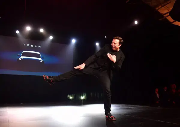 Musk sfida Putin in un combattimento con in palio l&rsquo;Ucraina: &ldquo;Le prenderebbe, ma le arti marziali sarebbero meglio delle bombe. E i grandi fighter l&igrave; non mancano&rdquo;