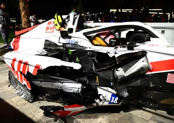 [VIDEO] Arabia Saudita, l'incidente di Mick Schumacher visto dagli spalti di Jeddah