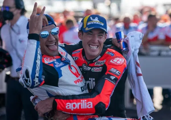 Dentro la vittoria di Aprilia c'&egrave; anche una storia di rara bellezza. Jorge Martin: "A Aleix Espargar&ograve; devo tutto. Mi ha aiutato quando non avevo niente"